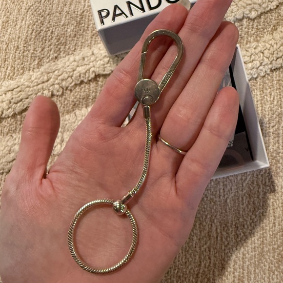 Pandora Silver Keyring Brand New in Box - Picture 2 of 5